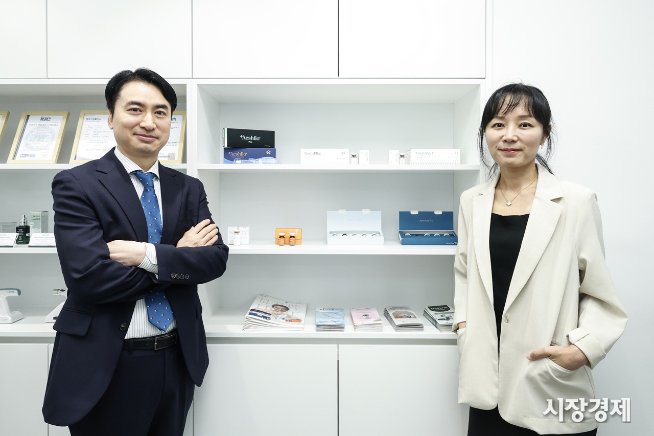 넥스벨바이오텍은 최근 해외영업 전문가인 권혜정 이사를 영입해 글로벌 네트워크를 확대하고 있으며 중동과 동남아를 중심으로 해외 시장 공략을 강화하고 있다. 사진=왼쪽)박중우 상무 오른쪽)권혜정 이사
